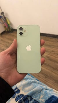 جهاز 12 عادي ذاكرة. 128 شاشة 3 خيارات اخو جديدة وبطارية 100 كلشي شغال ...