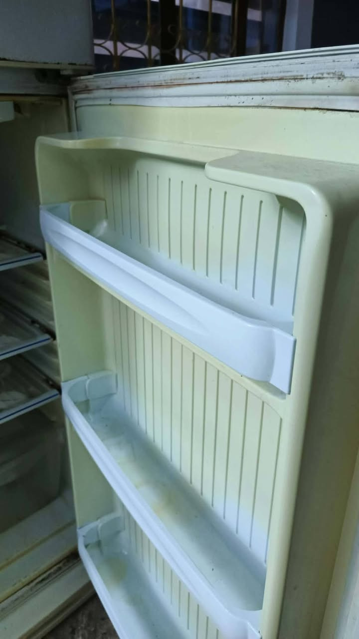 سلام عليكم
ثلاجه بحالة جيده للبيع 
حجم ٢٠ قدم 
سعر ٧٥٠٠٠ الف


**إذا كنت صاحب هذا الإعلان وتريد حذفه لأي سبب، رجاءا أرسل رسالة إلى الدعم الفني**