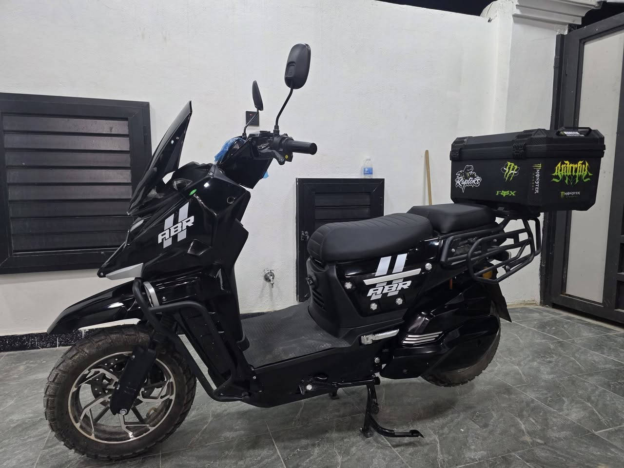 ياالله 🤍
السلام عليكم دراجه اباتشي فحل للبيع دراجه فول ماناقصها شي بطارياتها ٦ بطاريات مسطره فول الفول مستخدمه اسبوعين فقط سعر الجديد مالها مليون ونص بالسوك وهلمحروسه اريدها بمليون و٤٠٠ وبيها مجال بسيط لحد يكسر بحلال الناس اذا ميعرف بيهن 
تواصل *********** // ‏‪***********‬‏
