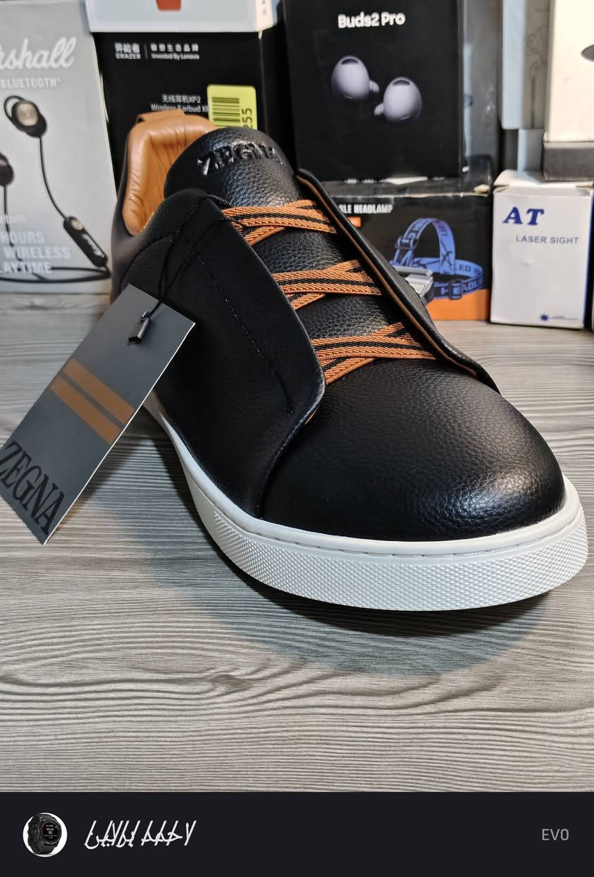 جديد غير مستخدم. قياس 44.5-45
Original Zegna 
Made in Italy


**إذا كنت صاحب هذا الإعلان وتريد حذفه لأي سبب، رجاءا أرسل رسالة إلى الدعم الفني**