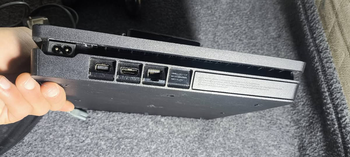 بلي 4مهكر نظام 9:00 يدات3 هارت خارجي 500كيكة داخلي 500كيكة شرط نظيف سعر 300الف قفل رقم الموبايل ***********
