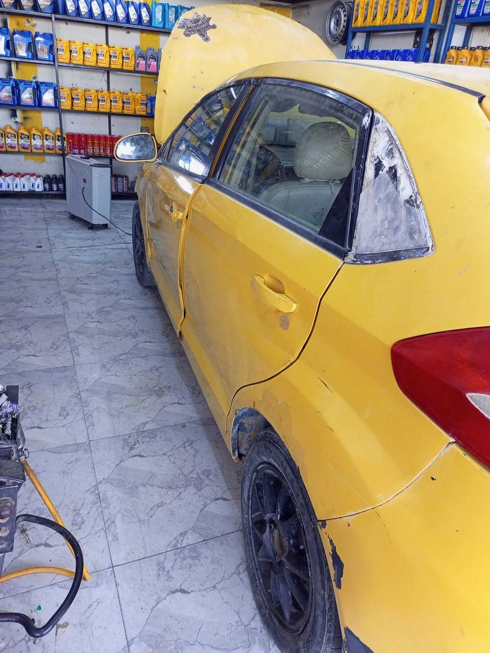 السلام عليكم 
للبيع او مراوس شيري فلاوين 
محرك تجفيت كله جديد وبعده بدهن السحك 
كير مكفول 
داخلها نضيف كلش
تحويلل ثاني يوم 
عوزها نواقص 
صدر امامي 
دعاميات 
مازدات 
مابيها ضربه 
السعر ٢٧ 
مكاني كوت
***********
