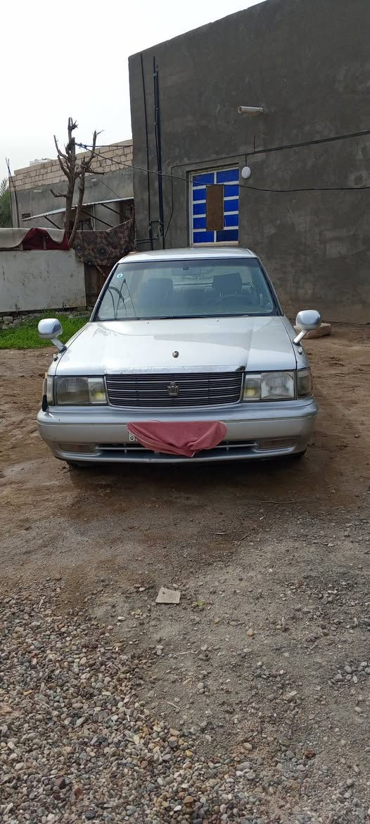 السلام عليكم كراون موديل 93 مقفوله كفاله عامه مكان ناصريه مركز باسمي السنويه السعر 70 رقم الهاتف ***********
