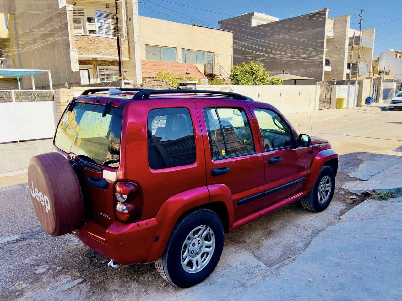 لبرتي ٢٠٠٦ للبيع السعر ٧٠ المكان بغداد البلديات الصدر نص ونص بيها باب وجاملغ صبغ عكس السايق رقمها مميز تبريد تدفئة شغالات هذا رقمي ***********
