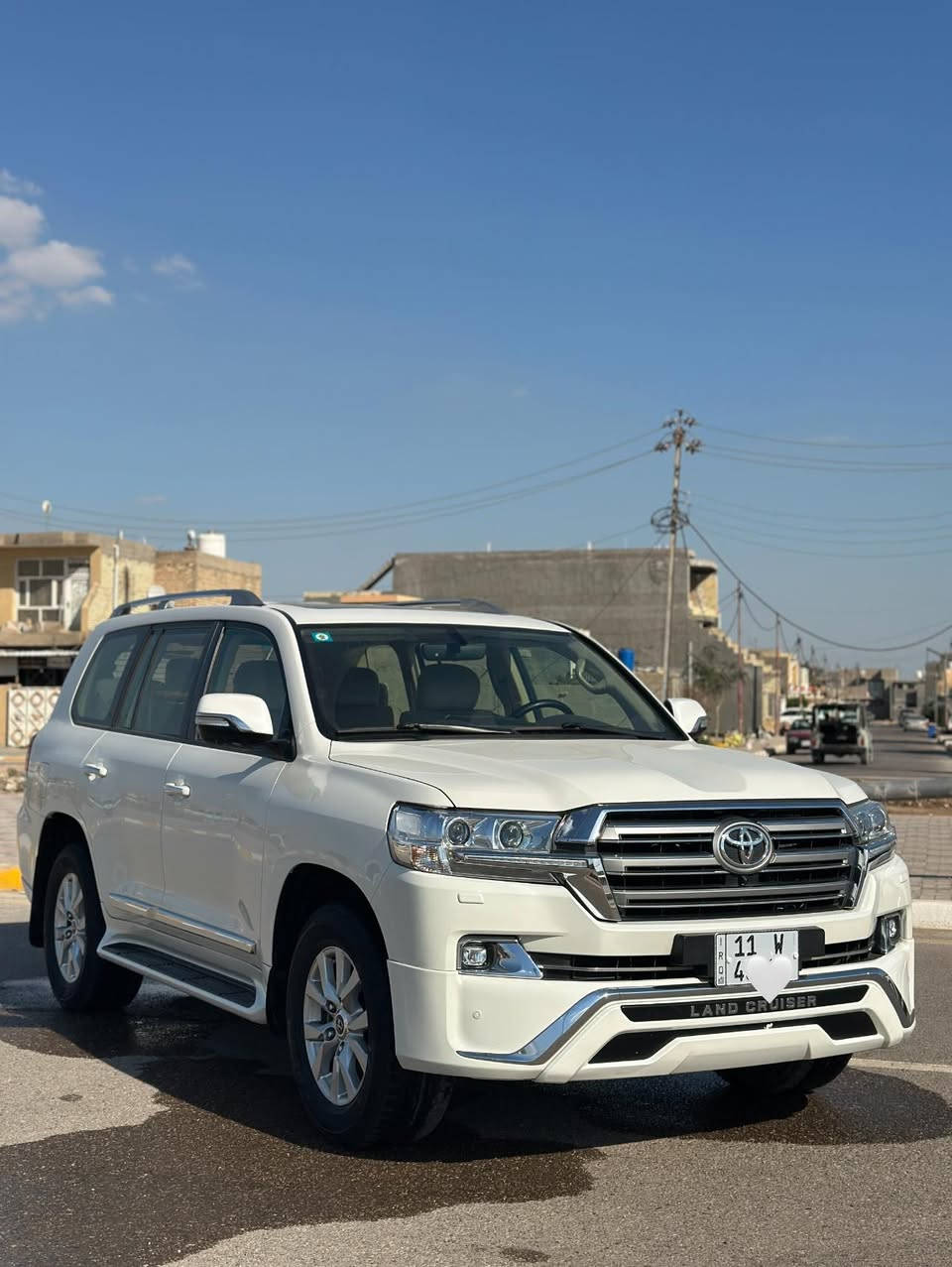 السلام عليكم لاندكروز 17 بريميه أصل فول  معروفه مواصفات البريم  V6 كفاله رقم بغداد بأسمي ماشيه 93km نضافه ١٠٠/١٠٠ السعر ٤٨وبيها مجال قليل للاستفسار ***********
