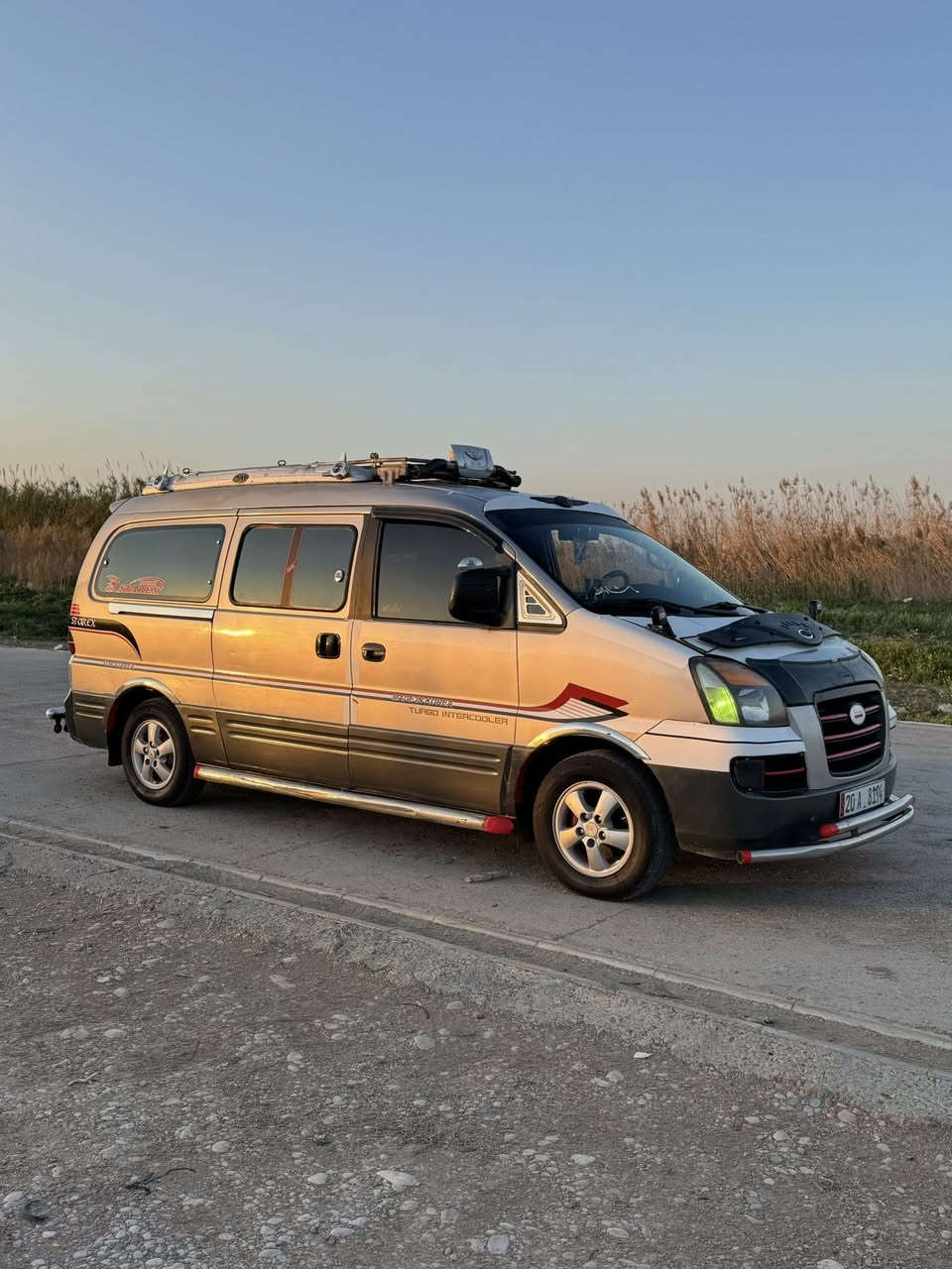 ستاركس 2007 
رقم جديد سنويه لغايه شهر ٧ هيئه مصفره 
سياره نضيفه جدا محرك مفتوح گير عادي مابيها اي عيب / سيبايه / درع امامي وخلفي/ دوشمه جديده / شواصي نضاف فقط واحد خلفي واحد امامي بيدي عمرته درجه اولى اثر خياس شرط الفحص/ دوسات جانبيه / صدر جديد/ تايرات نضاف / بيها فقط جاملغ خلفي صبغ والباب خلفي بيدي بدلته جان بي رصعات جارد وعندي فيديو قبل ماابدله بالواقع احلى من الصور 
السعر ٨٨ وبيها مجال
مكاني ديالى / خانقين 
***********
