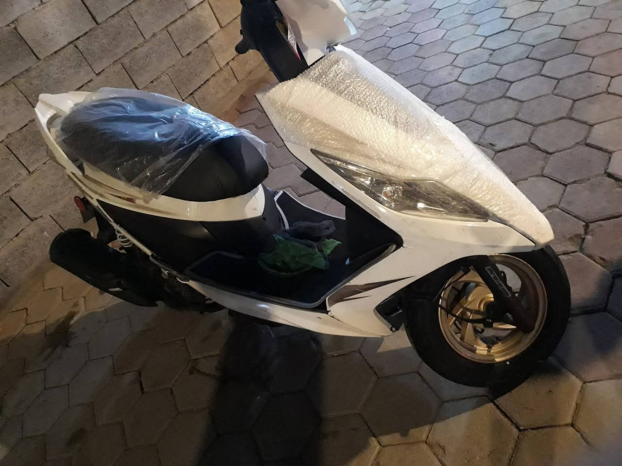 سلام عليكم ورحمة الله وبركاته من رخصت مدير الكروب المحترم
سايم نحله دبلين حلو ونضيف سعره 750وبي مجال للطيبين الشراي خليجي وما ارجعه بي نقص فقط قبغ بانزين فقط


**إذا كنت صاحب هذا الإعلان وتريد حذفه لأي سبب، رجاءا أرسل رسالة إلى الدعم الفني**