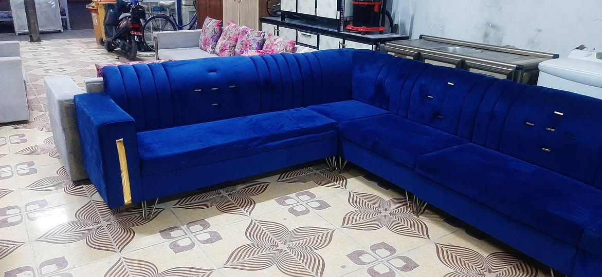 معرض العماد//ديوان تفصال مستخدم نضيف اخو الجديد للأستفسار ***********//*********** كركوك, العراق
