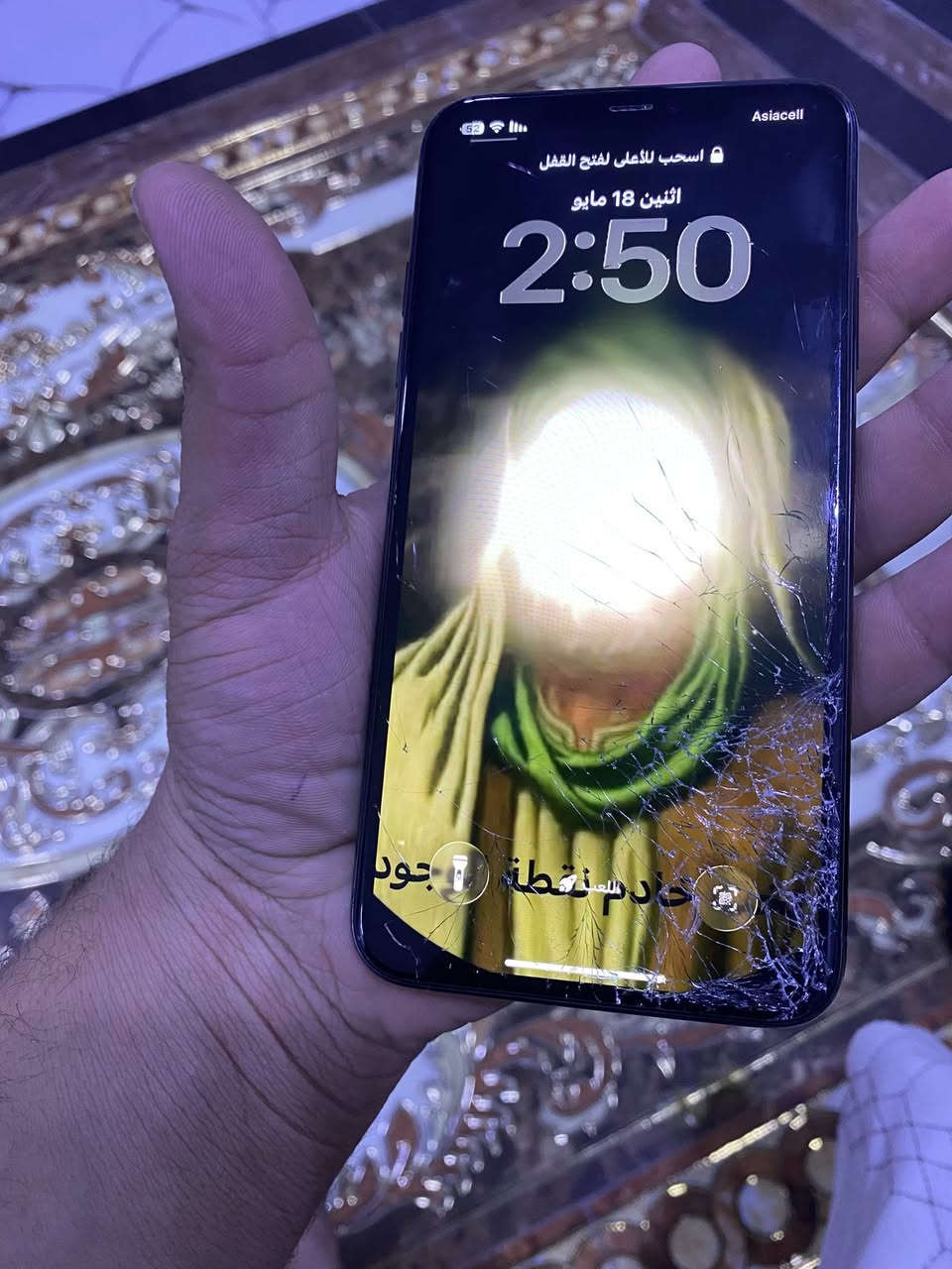 سلام عليكم
ايفون 11 برو ماكس جهاز نظيف 
فقط هذه الكسر بل شاشه كله شغال لمس وصوة وصوره مساحه 256
سعره 225وبي مجال 
***********
