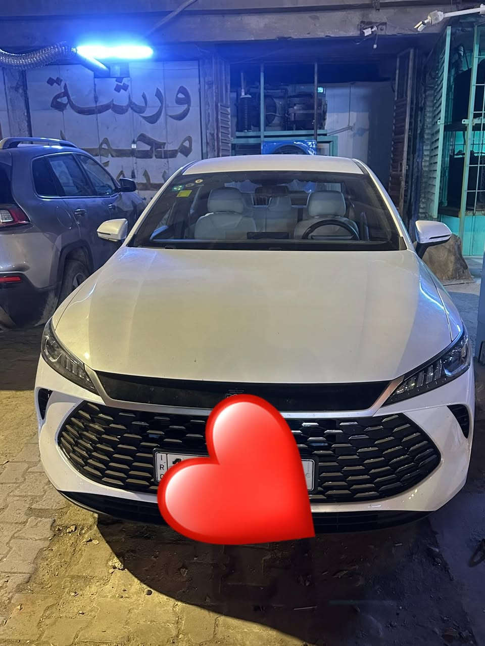 سياره بي واي دي جن بلاس مديل 2025 السياره سابقاً زيرو بعدهه بوضع الشركه كفاله عامه من الشخط وحالياً بيهه فقط هذا الحادث صار بيهه جاملغ وصندوك ودعاميه وشاصي شوي تضرر ايرباكات سليمه الي تعجبه يتصل ويجي يشوفهه اهلاً وسهلاً 
***********
