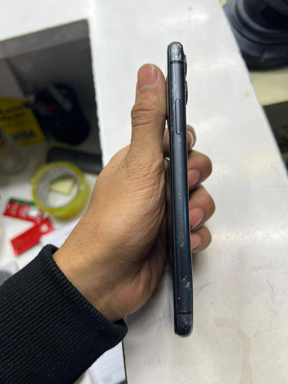 ايفون 11 عادي مبدل شاشه اصليه بس ضهر مكسور وكامره خلفيه مرات تصير بيها رجه بطاريه 73 سعر 140 بي مجال قليل ***********
