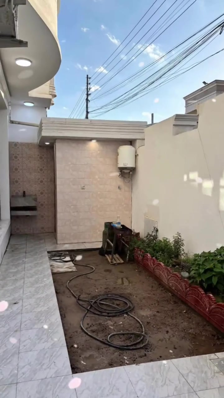 🏠بيت. طابقين للبيع
الموقع / الرمادي / التأميم حي الأستاذ قرب على جامع آمين 
 المسساحة 200متر 

الشارع 10بصف ركن 

تفاصيل البيت / طابقين الطابق الأول بناء حجر 

 غرف،2 وصاله ومطبخ ودوانيه  و صحيات داخليه وخارجيه

الطابق الثاني. بناء طابوك 4غرف وصاله وصحيات

 الهاتف / ***********
