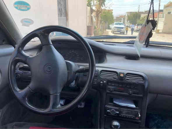 مازدا فاسۆلیا مۆدیل ٩٢ ئاڕم پلاستیک 
ئەوەلیات و مالی مەدەنی بە شەرت وەرگەران بە شەرت بێ دەعم و لیدران گێڕ و مەکینە بە شەرت تەنیا دوو قرچی بچوکی هەیە هەزەی ٢٠٢٢ بەسەرچوە سەیارەکە بێ مەسروفە بێ تەقەو ڕەقەیە 
سعری ٣٥ وەرەقەو محامەلەکی زۆر کەم 
شوێن ڕانیە *********** رانية
