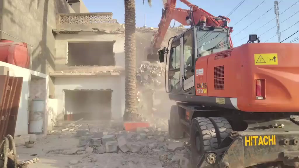 تفليش الدور والمباني القديمة ورفع الانقاض وتعديل الأرضيةبمواده ما أخذ فلوس في جميع مناطق ديالى ***********
