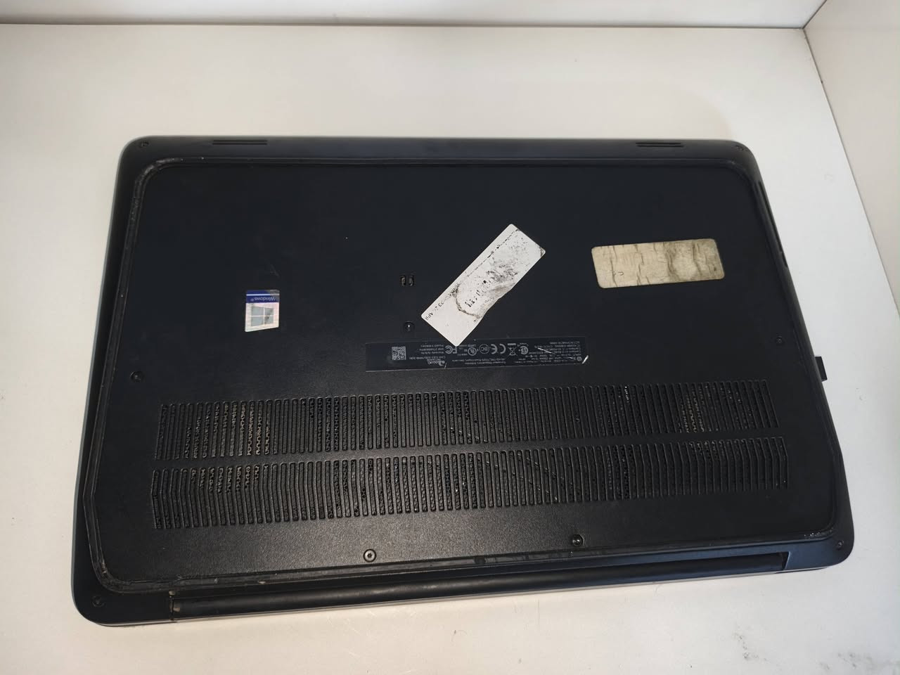 ​⚡️ للأداء القوي والعمل الشاق.. متوفر لدينا HP ZBook 15 G4 ⚡️
تبحث عن لابتوب يجمع بين القوة، المتانة، والأداء الاحترافي؟

نقدم لكم الجهاز المثالي للمهندسين، المصممين، ولكل من يحتاج جهاز "اعتمادية" في العمل اليومي.

​المواصفات التقنية:

🔹 المعالج: Intel Core i7-7700HQ (أداء فائق السرعة).

🔹 الرام: 8GB (قابل للزيادة لتطوير الأداء).

🔹 نظام التشغيل: Windows 10 Pro أصلي.

🔹 التصميم: سلسلة ZBook المعروفة بهيكل خارجي مقاوم للصدمات وجودة تصنيع عالية.

🔹 الصوتيات: نظام صوتي احترافي من Bang & Olufsen.

​✅ الحالة: الجهاز بحالة ممتازة وجاهز للعمل المباشر.

✅ الاستخدام: مثالي لتشغيل البرامج الهندسية، التصميم الجرافيكي، وإدارة الأعمال.

​📍 متوفر الآن في بغداد. البلديات 

💰 السعر: [360 الف]

📞 للاستفسار والحجز: [***********]
