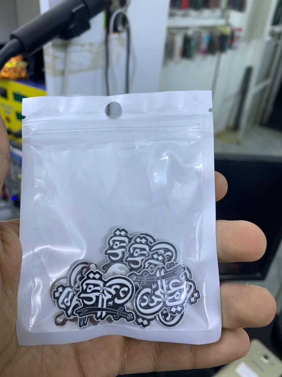 📱✨ كل ما يخص المبايلات بمحل ابو الجوود ✨📱

🔹 تغليف موبايل بصور حسب اختيارك — خلي موبايلك يعبر عن ذوقك الخاص
🔹 جميع الإكسسوارات والسماعات ولوازم الهاتف بأفضل جودة وأسعار مناسبة
🔹 طباعة ورق عادي، ملون ومقوّى بسرعة ودقة عالية
🔹 أقوى وأفضل أنواع لزكات (حمايات) الشاشة لحماية موبايلك من الكسر والخدوش
🔹 ستاندات موبايل بجميع أنواعها وأشكالها العملية والعصرية

🔥 جودة عالية | أسعار مناسبة | خدمة سريعة 🔥

📍 زورونا بالمحل ونخدمكم بكل سرور
العلكاية - مقابل ملعب ابو وائل 
📞 هاتف: ***********

💬 واتساب: ***********
