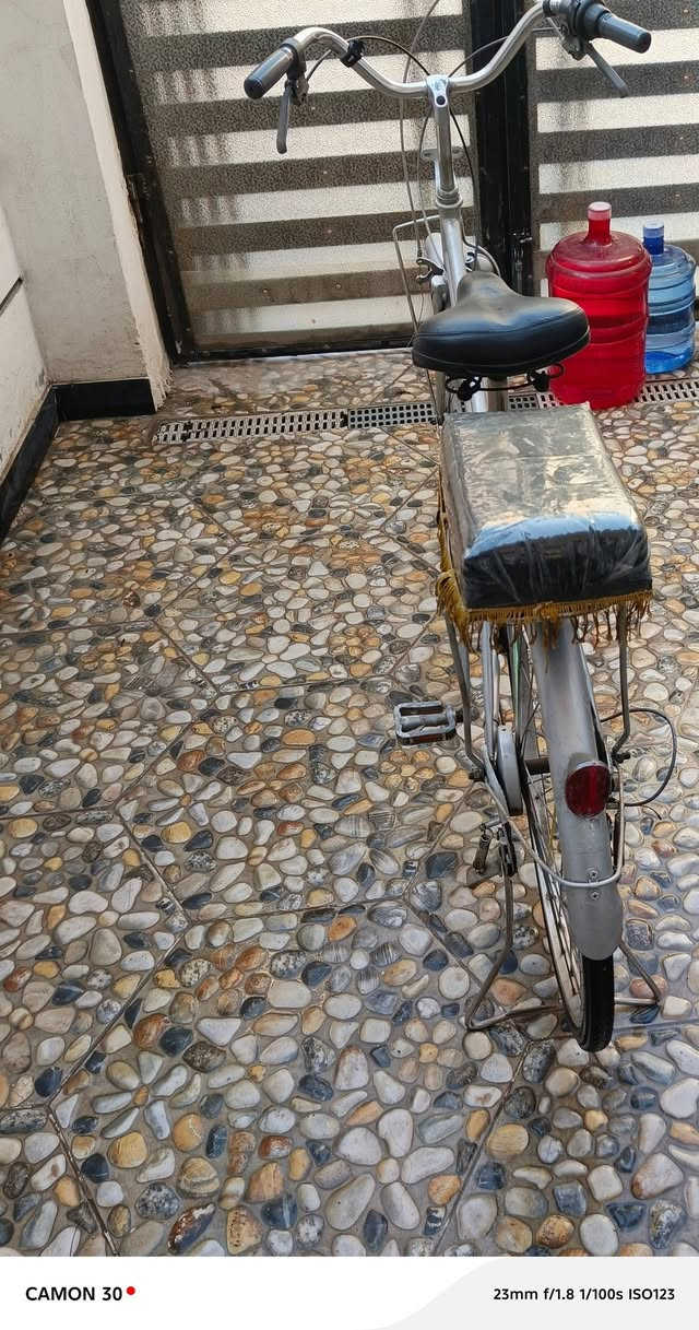 السلام عليكم بايسكل بناتي للبيع حجم 26 نضيف جدٱ جدآ. جديد كامل  تايرات ويل دسك زنجيل جديد المكان / بغداد العبيدي الرقم/ *********** / السعر 85
