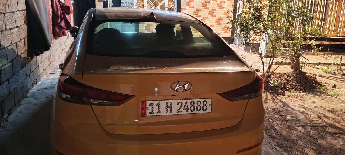 السلام عليكم ورحمة الله وبركاته
الانترة وارد امريكي 

مديل 17 

رقم بغداد انكليزي 

موصفات عادية 

بدون ضرر

ليبل واحد بدون تبديل 

مكاني بغداد جسر ديالى الجديد 

*********** موجود بي واتساب
