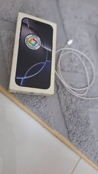 ايفون ١٦ برو ماكس لون مميز جداً (اسود بلاك) ضمان ماستر ينتهي الضمان ما...