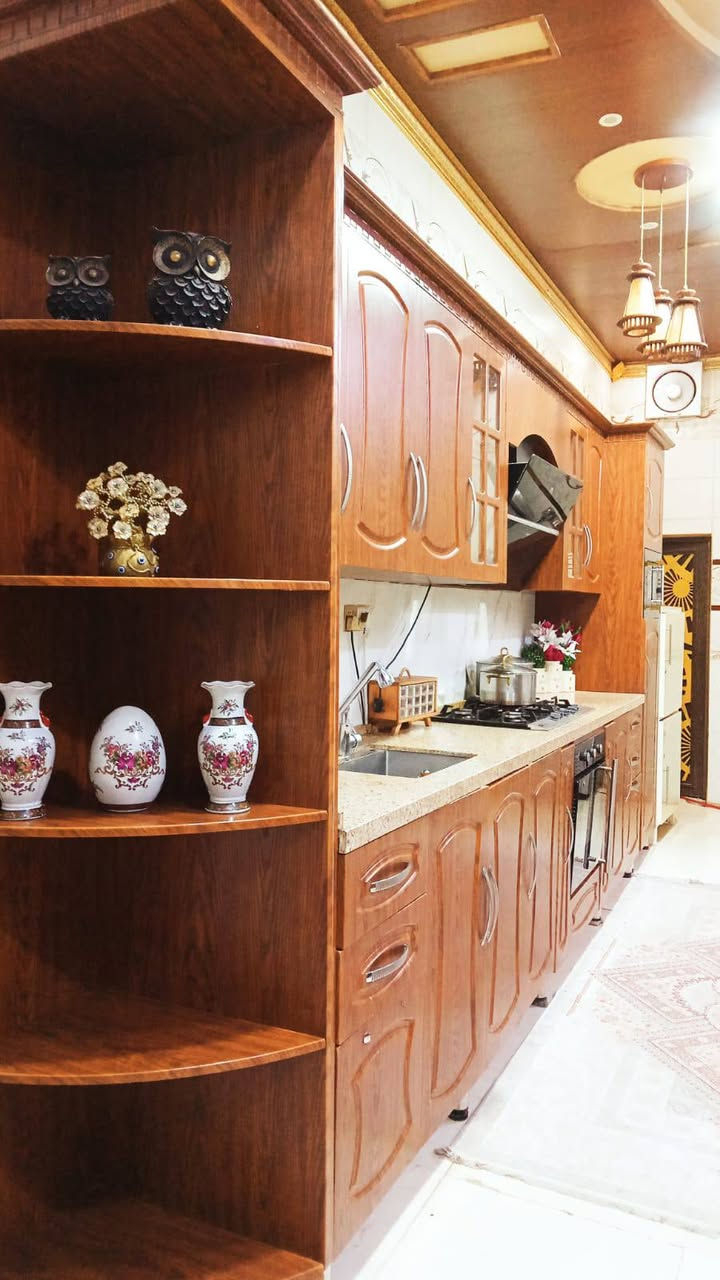 🏡  دار سكـن للبيـع
📍 الموقع: حي الجوادين – مقابل الضغط العالي قريب من شارع 30
📐 المساحة: 285 متر مربع
واجهة البيت 12.5
مواصفات الدار:  طابقين بناء حديث كونكريت مسلح سقوف جبس بورد وسقوف ثانوية 
أرضية الطابق الارضي مرمر والطابق الثاني بورسلين
 استقبال كبير 
7 غرف
مطبخ
3 صالات 
صحيات داخلية 4 وخارجية 1
كراج

📞 للاستفسار والتواصل يرجى الاتصال على الرقم: 
 ‏‪***********‬‏
***********
