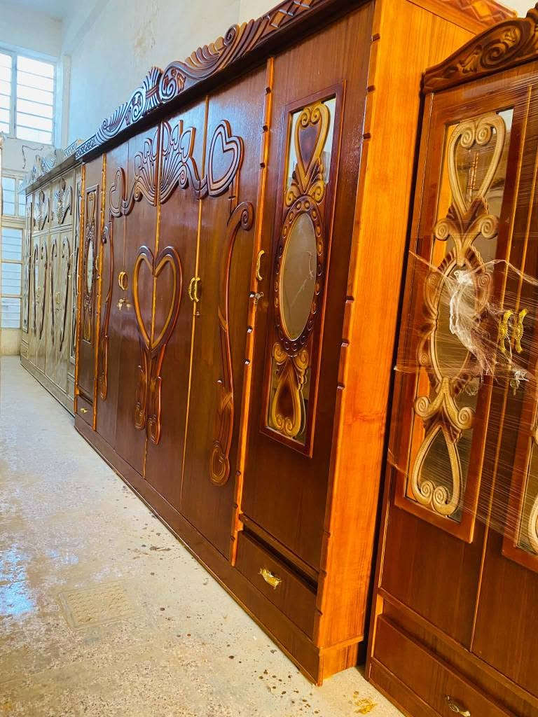 غرفة نوم عراقي مستخدم اخو الجديد وباسعار مناسبة شغل درجة اولى مرتب ضهر جرجوبة السعر 600 الف وبيها مجال للطيبين 
رقم الهاتف *********** بعقوبة, ديالى
