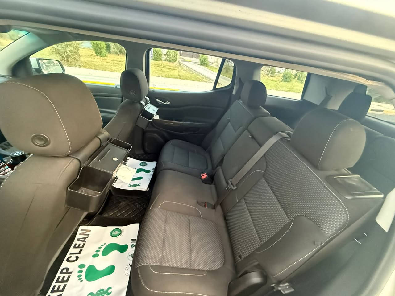 السلام عليكم جمسي اكاديه للبيع 2020 رقم سليمانيه بأسمي تحويل ثاني يوم السياره حادثه جاملغ وبنيد ومبدلات  نفس اللون اني صبغتهن للجماليه جان بيهن نكرشه السياره بدون صبغ غير الجاملغات والبنيد السياره كله مكفوله مواصفاته بصمه تشغيل واربع ابواب بصمه  تحكم ستيرن جهتين مري كهرباء اوتو ستوب راداد بالمري اربع وضعيات قياده تبريد تلث قطع سبعه راكب هند بريك بصمه صدر وره وكدام  جديد وتخم تاير جديد كير دكم محرك 2000 تيربو تشرب عادي ومحسن ومشيه ما شاءالله شاشه كبيره كار بلي السياره مال بيت بدون اي نقص شغل واطلع السعر 200 يعني شدتين وبيه مجال العنوان بغداد نفق الشرطه الشراي يتصل ***********
