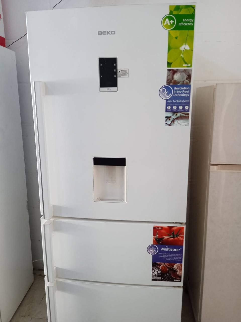 اغراض مستعمله نظيفه جدا للبيع هفلان قرب جامع سيد طيب ***********
