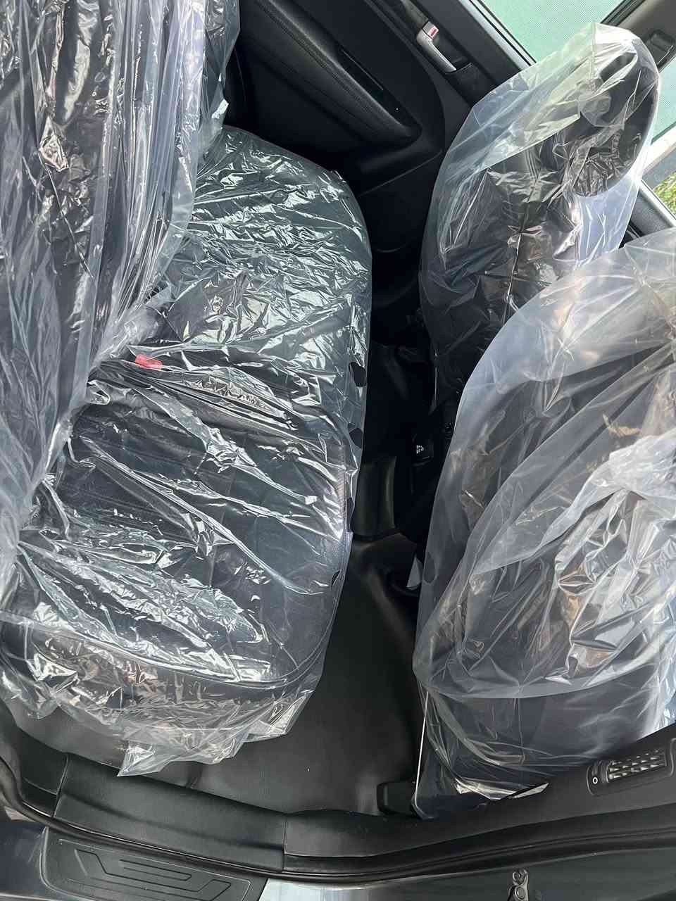 السلام عليكم للبيع سيارة كيا سورنتو موديل 14وارد امريكي فول مواصفات ضربته دعاميه اماميه وبنيد بدون دواخل لقود شواصي مكفولات وبلعراق جاملغ خلفي صبغ بدون دواخل وبيه مكانات تكحيل يعني بيه 3قطع والباقي مكفول محرك 6اسلندر كير 6نمر تبريد منضومه جديده ثلج  بنوراما بصمة تشغيل بصمة ابواب نقطه عمياء ترحيب داخل خارج اشاير مري 5راكب تبريد قطعتين كشانه كهرباء تدفئه تبريد خزن ميموري  شاشه كامره السياره رقم بغداد انكليزي بسمي تحويل مباشر هزه ما ساقطه سنويه الى 28ماشيه 117مكانه بغداد ابي غريب السعر 155وبيه مجال للتصال ***********
