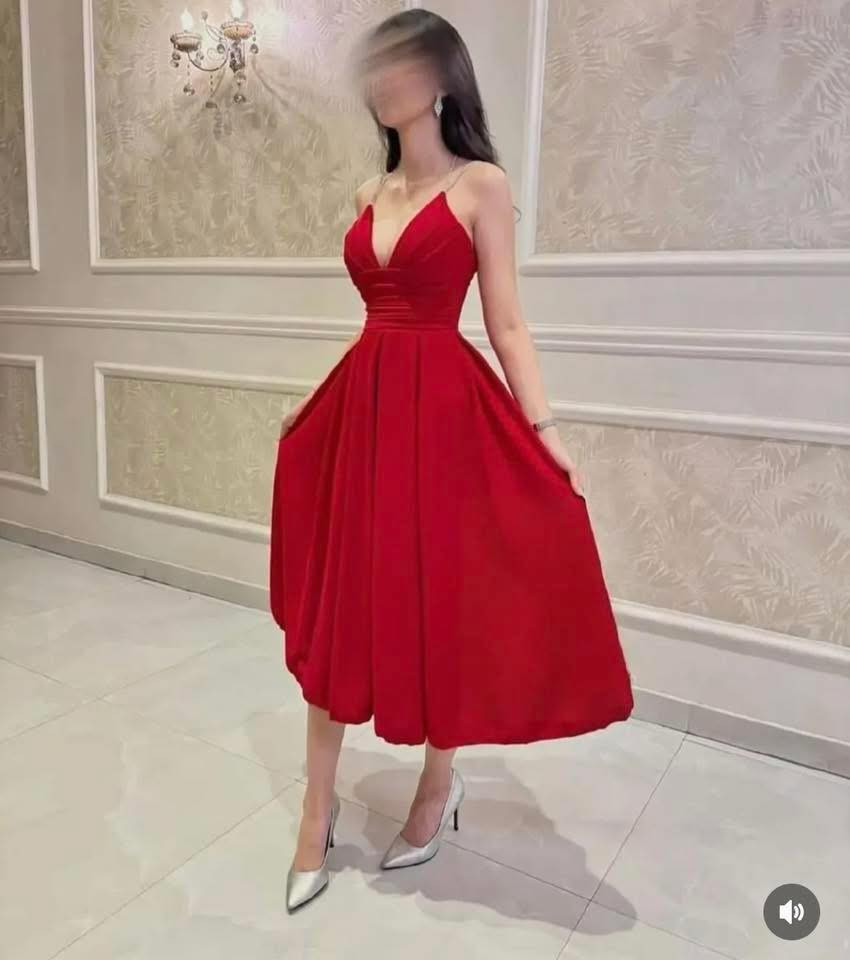 السلام عليكم
فستان قياس ٣٨ يلبس حد وزن ٦٥ 

ملبوس ع كد الحفلة بس 

نفس الصور بالضبط 

مكاني بغداد ماعندي توصيل  اللي تريده تكتب تم بالتعليقات  

سعره نتفق عليه


**إذا كنت صاحب هذا الإعلان وتريد حذفه لأي سبب، رجاءا أرسل رسالة إلى الدعم الفني**