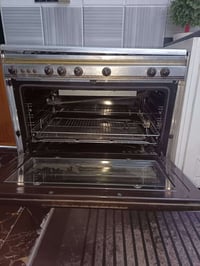 احبتي طباخ.. كريازي الباب الاول نضيف جداا انضف من الصوره مخزون للاستفس...