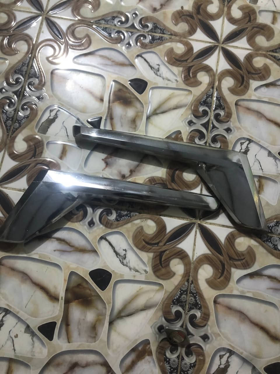 للبيع غراض لاند كروز قيم واخذ بمايرضى الله
شاشه اندرويد شغاله وعلى الفحص

حاجب لاند كروز  مغلف ppf

ولف حماوه اصلي

مكاني البصره 
رقم الهاتف ***********

