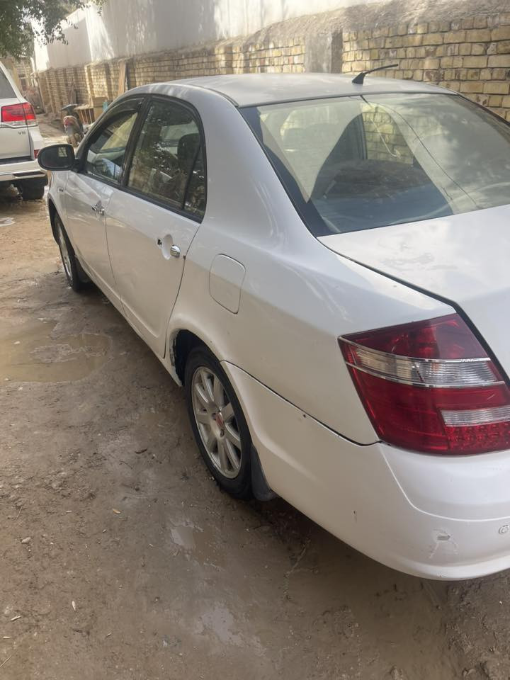 جيلي موبل موديل 2012 كير مكينه مكفولات شواصي نضيفات سياره حلوه خير من الله سياره فقط بنيتها يرادله شويه ترتيب تخم تاير باتري جديد حداديه جديده تبريد ثلج سنويه ل 2027 رقم نجف مكان سياره دوانيه ***********
