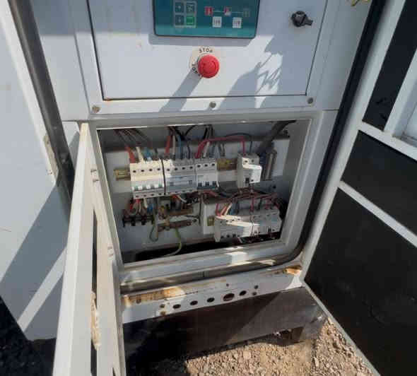 السلام عليكم 
للبيع مولد نوع بيركنز بزون انكليزي اصلي افجي ولسون
 كاتم 100%محرك 4سلندر توليد 20كيفي ثري فيز بلادي
وارد استرالي منضومة حماية فول اوتو اطفاء وتشغيل ذاتي 
المولد مشتغل قليل جداً برغي ما مفتوح بيها شرط الحمل
العنوان//بابل-الشوملي-سريع البصره 
للأستفسار//***********
متوفر توصيل 🚚 الى جميع المحافظات
