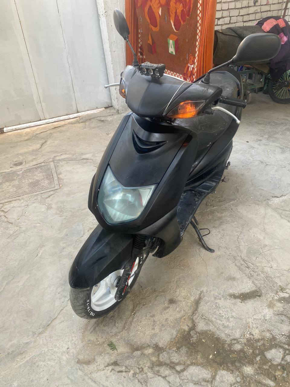 سلام عليكم دراجة سكنس نثية دراجة مجفتة مرة وحدة دراجة أي نقص مابيهة بس نقس ترايش الكهربائيات كلهة شغالة دراجة شلعة ومعدل رقم *********** فقط واتساب بكاني بغداد شماعية لا يوجد توصيل
