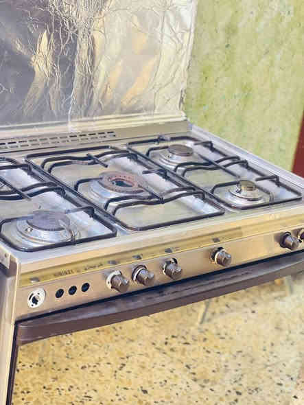 طباخ مصري كريازي كلة شغال فرن وجميع العيون وللتأكيد تكدر تجي تفحصة وتشوف بعينك السعر 175  للتواصل خاص او رقم تلفون ***********
