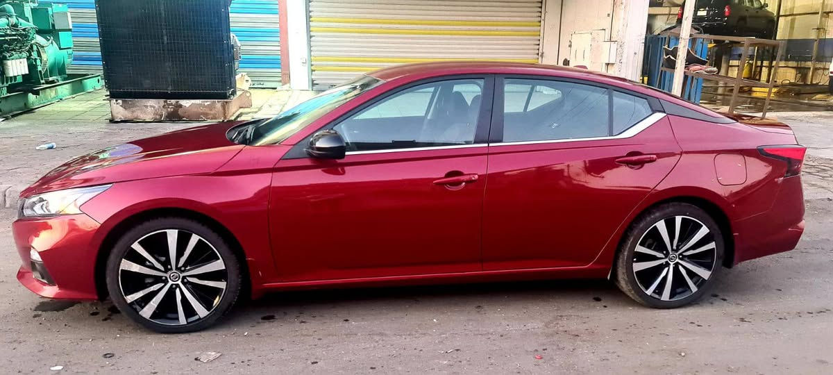 السلام عليكم نيسان التيما ٢٠٢١ رقم بغداد انكليزي للبيع او مراوس حسب القناعة مواصفات SR رادار خلفي وامامي وجانبي بصمة تشغيل وابواب تشغيل واطفاء عن بعد كامرة دوارة ايقاف ذاتي للطوارئ خلفي وامامي تحكمات ستيرن كامل ويل كب كروم محرك ٢٤٠٠ كير ٨ نمر لد نهاري لايت LED مكان السيارة بغداد كبريسر  تبريد جديد كارتونة تخم تاير جديد باتري جديد حادث صبغ جاملغات امامية وبنيد السعر جدا مناسب  اي استفسار ***********
