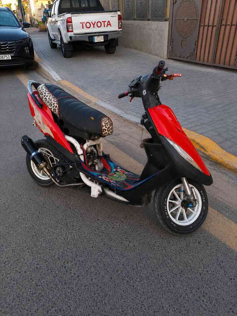 🛵 للبيع دراجة ماكس عدله 🛵
السلام عليكم، للبيع دراجة ماكس عدله بحالة طيبة جدًا، استخدام شخصي ومحافظ عليها. الدراجة تشتغل من أول هندر ومحركها ممتاز جدًا، وما بيها أي عطل أو مشكلة، وجاهزة للاستخدام اليومي والمشاوير بدون أي تعب.
🔧 الإضافات الموجودة بيها: • وياله رياضي. • استاند رياضي. • دبل امامي رياضي. • دبل خلفي رياضي. • كاعيه موشمه. • كشن موشم. • بوشه 55. • كلجات بلاديات تفصيخ. • قبضات يد رياضيه. • يدات بريك رياضيه. • الشاصي لون ابيض.
✨ مواصفات الدراجة: • النوع: ماكس عدله. • حاله المحرك: ممتاز جدًا. • العداد: 120. • ما تحتاج اي مصروف، بس تركب وتمشي. • شكلها مرتب وملفت، والفحص خير دليل.
💰 السعر: 500. 📍 الموقع: بغداد - الحريه.
📞 للتواصل على الرقم: *********** 
البيع للجادين فقط، واللي عنده نيه شراء يجي يشوف الدراجه على الطبيعه، والفحص خير دليل.
