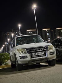 باجيرو • ٢٠١٠ • فول مواصفات