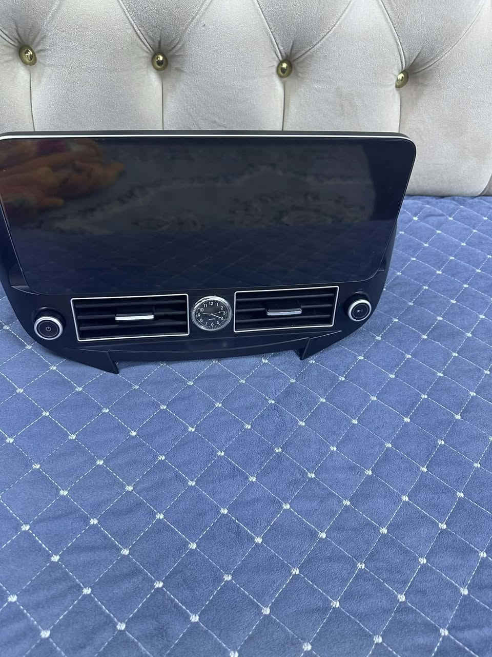 شاشة سيارة سنتافي شكل الكزز
فلو موصفات من2013 الحد 2016 هيه واليطار اذا تريد اشد هم اشده الك


**إذا كنت صاحب هذا الإعلان وتريد حذفه لأي سبب، رجاءا أرسل رسالة إلى الدعم الفني**