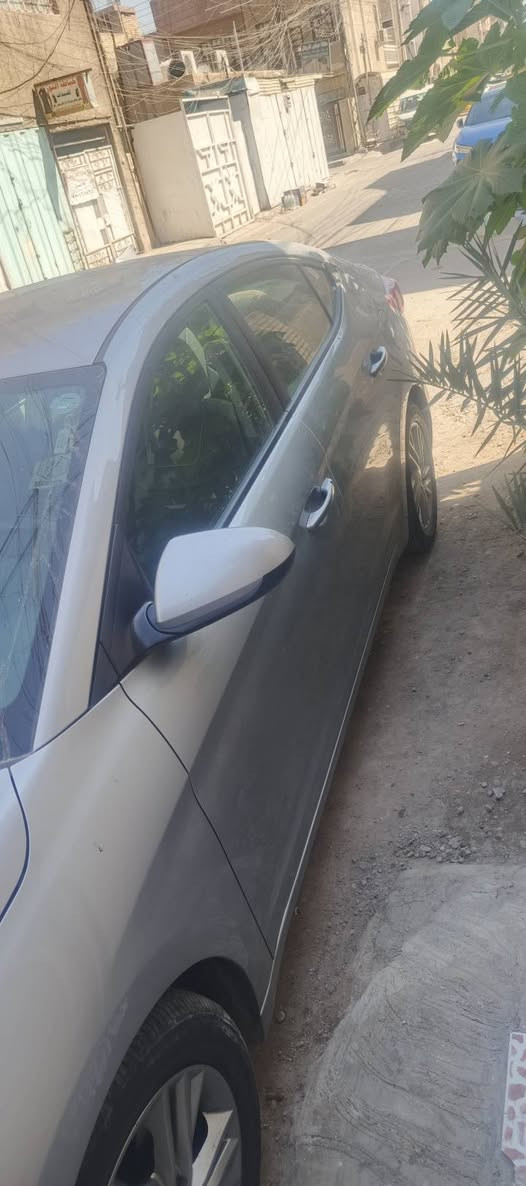 سلام عليكم عندي سياره الانتره وادر امريكي  موديل 2020 سياره مال بيت تحويل مباشر مواصفاتها نص فول رادار امامي رادار جانبي حساسات خلفيه كامره دواره مكينه 2000 حادثها خلفي جاملغ او جنطه سعر 118  بيها مجال حق الجيه عنوان بغداد البياع  رقمي ***********
