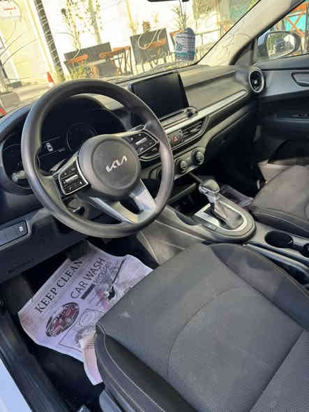 السلام عليكم 
فورتي موديل 23 محرك 2000 ماشيه 55 الف صبغ اربع قطع بدون ايرباك فحص مواقت تترقم بغداد السعر 125 
***********
