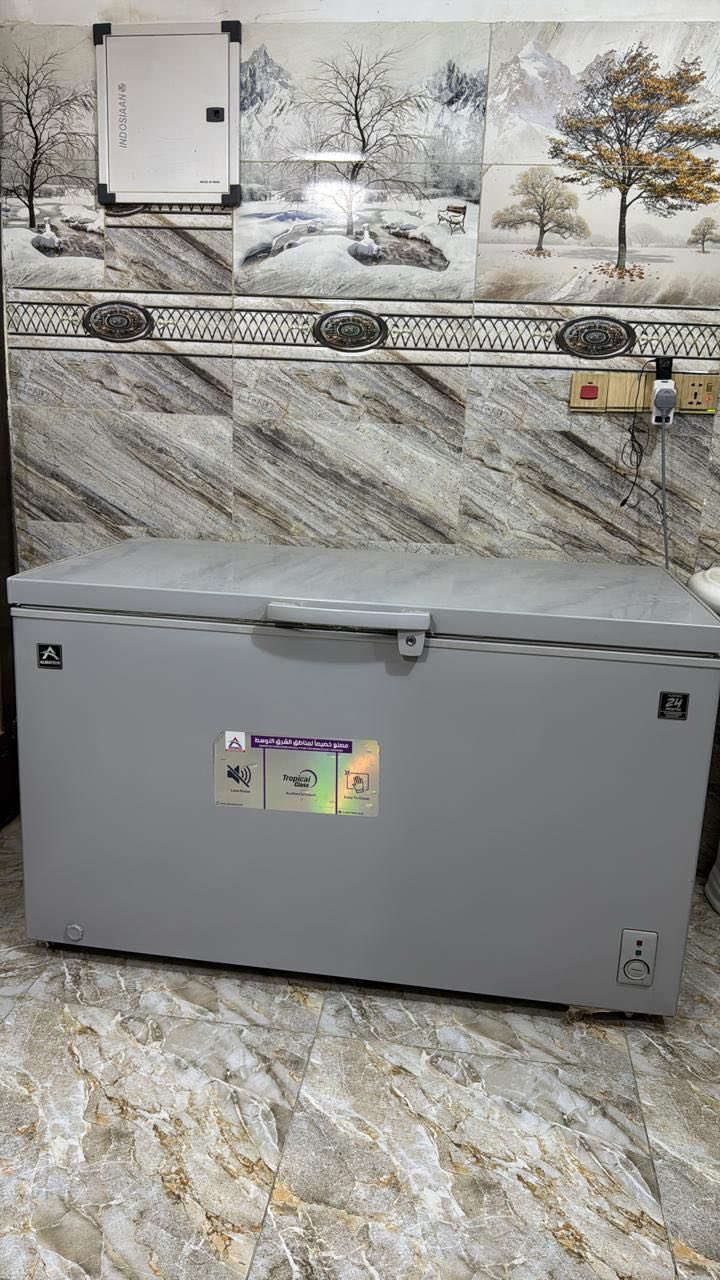 مجمده جديده حجم جبير استخدام قليل 500 وبيه مجال دراجه شحن نضيفه كلش 250 وبيه مجال لتواصل واتساب ***********
