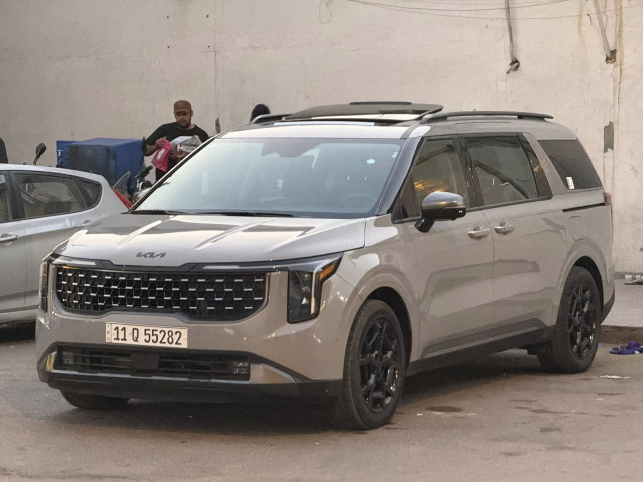 ياالله
السلام عليكم
كيا كرنفال هايبرد 2025 SX برستيج بلاك ادشن وارد امريكي 
Kia Carnival Mpv Sx Prestige 2025 1.6 Hybrid  

                  Hybrid حجم المكينه : 1.6 تيربو + هايبرد 
         المسافه المقطوعه : 10 الف ميل 
            الضرر : موضح بالصور 
حالة الايرباك : كشن + برده 

#مواصفاتها 

1.شاشه امامي + شاشات ايباد خلفيه

2.كامرات 360

3.بصمه

4. بنوراما فتحتين

5.ويل كب اسود

6. تشغيل عن بعد

7.حساسات خلفي امامي

8.بيبان كهرباء

9.لايتات لد

10.لايتات زنون

11.بكلايتات لد

12.اشاير بالمري

13.رادارات 360

14.كشنات جلد مشمشي

15.ثلاث قطع تبريد

16.هيترات بالكشنات حار بارد امامي خلفي

17.هندبريك بصمه

18.شحن وايرليس

19.هيتر بالاستيرن

20.كشافات 

21.مري شفط

22.كشنات كهرباء امامي خلفي

23.كشن السايق ميمري

24.تحديد مسار

25.نظام ايكو سبورت عادي

26. شاشات خلفية ايباد

27.كامرات محيطية داخل السياره

فول موصفات 1/1 جاهزه مرقم بغداد 

🟩 السعر  _ الطلب في التعليقات سيأتي إليك مباشرة

تفاصيل اكثر هذا رقمي *********** تحياتي 

مكان السياره بغداد حي الجامعه
