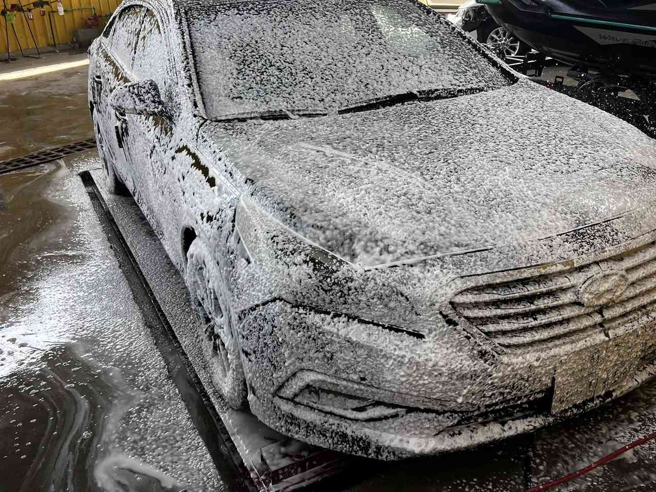 السلام عليكم
سياره جديده جديده
بيها كشر و.دواخل. شرط زيرو شرط
ارضيات الشركه بيها بعدهن.... 

بدون ضرار.

كلها كبس برغي ممفتوح بيها 

دعاميه خلفيه فقط
قبق الصندوق مفتوح لا غير

سوناتا 2016
امريكي...
رقم  اربيل
تحويل ثاني يوم رقم قديم 
اي شي يخص الرقم نتفق عليه

  
ماشيه. 120ميل حقيقي 🖐️..

 
كتب كتلوكات الشركه مامفتوحات 
.. سماعات ...... 
تحكم ستيرن...
ثلاث انضمه قياده.
 بلاد... دواخل كلها بلاد بلاد
شاشه تاب الأصلي 
كامره خلفيه ..
.. تخم تاير جديد 
داخل لونين...
بلوتوث مكان شحن...... .. 
  .... 
محرك 2400   ...
كير ومكينه بلكارتون صدر خلفي وامامي جديد

تخم تاير...
ويل بلادي ...

مانقصها لو برغي نضافه 1ع1
السيارة جديدة شكد متتوقع

السعر.     115
 بيها مجال للشراي 
بغداد_ الراشديه
***********
رجاء الموشراي لايضل ينطي اسعار بكيفه
السيارة بالحقيقه احله من الصور بأكثر 🧿
