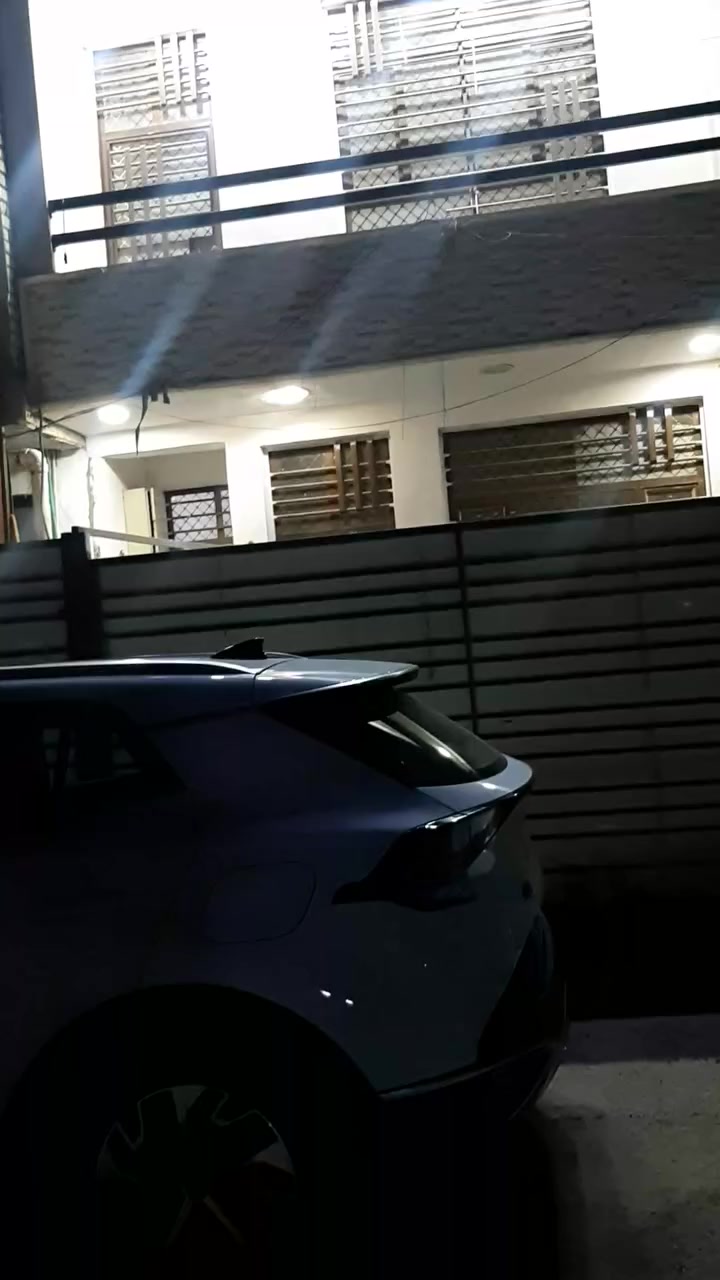 بيت للايجار بشارع مدير الأمن قريب على شارع المدارس ٥٠ متر ٣ طوابق بناء حديث 
***********
***********
