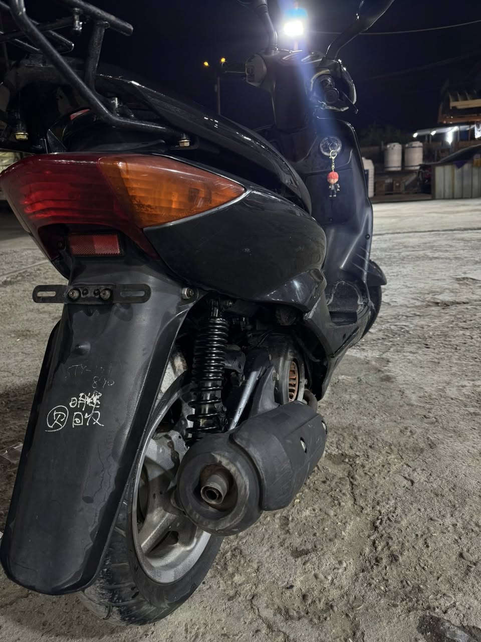 السلام عليكم سكنس نثيه 140 للبيع الدراجه كلشي بيهه بلادييي ومامفتوحه نقصه كابريتر تعبان فقط  مكاني بغداد حي الجهاد   الاستفسار ***********
