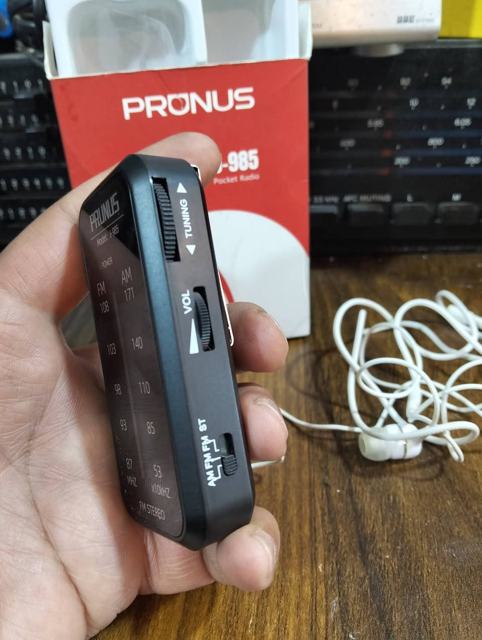 راديو جيب صغير الحجم ستريو
موجات الراديو FM AM 
يعمل باتري ريمونت عدد 2 
جهاز جديد بالكارتون مع سماعة الأذن 
السعر 20 الف مع التواصل 
للحجز المراسله على الخاص


**إذا كنت صاحب هذا الإعلان وتريد حذفه لأي سبب، رجاءا أرسل رسالة إلى الدعم الفني**