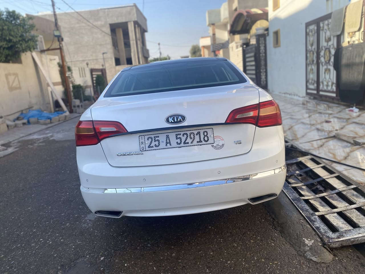 🚗 للبيع: كيا كادنزا 2011
📍 مكان السيارة: كركوك
📞 للتواصل: ***********
💰 السعر: 105 ورقة 
🛠️ المحرك: 6 سلندر – V6

⚠️ أضرار السيارة:
• نصف الجاملغ الأمامي والجاملغ الخلفي جهة السائق
• كفالة المحرك والكير

⚙️ المواصفات: فول مواصفات
• فتحة سقف بانورامية
• مقاعد كهربائية
• حساسات أمامية وخلفية
• بردات جانبية 

📌 تفاصيل إضافية:
• رقم السيارة كركوك الدولي الجديد
• باسم المالك تحويل مباشر
• لون السيارة أبيض
• تحتوي بطاقة بانزين
