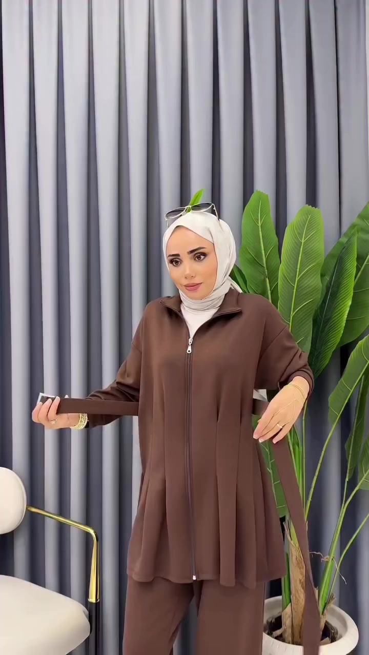 شروة تراكسوت نسائي تركي
متوفرة في بغداد تسليم فوري 
قماش سكوبا واويشو
سيريات نظامية مقاسات 38.48
متوفر عدة موديلات


**إذا كنت صاحب هذا الإعلان وتريد حذفه لأي سبب، رجاءا أرسل رسالة إلى الدعم الفني**