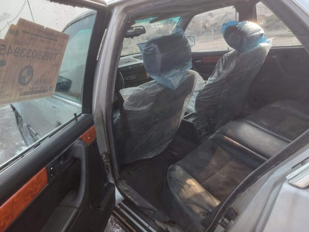 السلام عليكم خوان بي ام ٧٣٥ للبيع رقم بصره ألماني  موديل ٩٢مكانها بصره مكفوله من الصبغ والضربه كير محرك اكسل بالكارتون حداده كلش حلوه غرفه جديده سياره بلاد عظمتها تخبل لايت زنون كهربائياتهاكلها شغاله دعاميه كدام مابيها وسنويتها ضايعه بيها كتاب فقدان كامل حتى من المرور سعر 26 موسعرها بس مستعجل علبيع مداور ثاني يوم 
***********
***********
